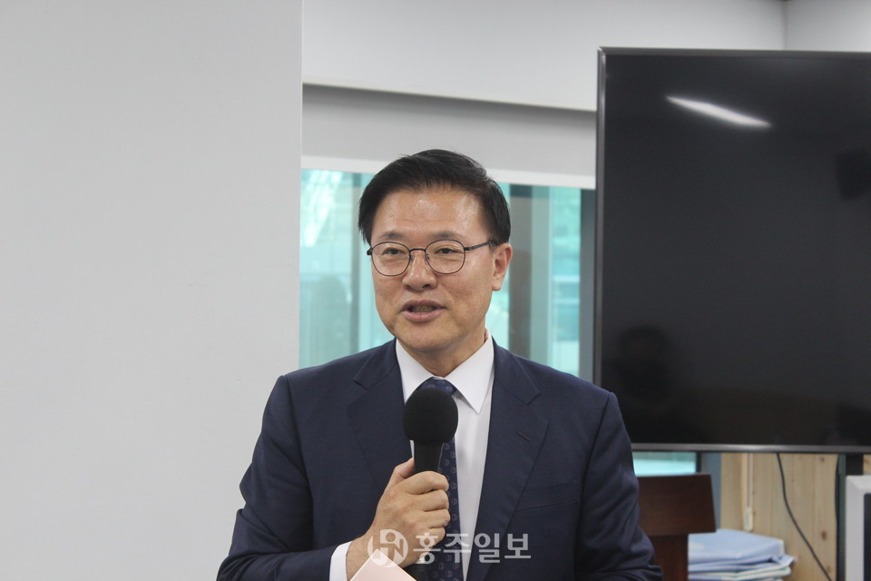 6·1 전국동시지방선거에서 더불어민주당 예산군수 후보로 전략공천된 김학민 홍성·예산지역위원장.