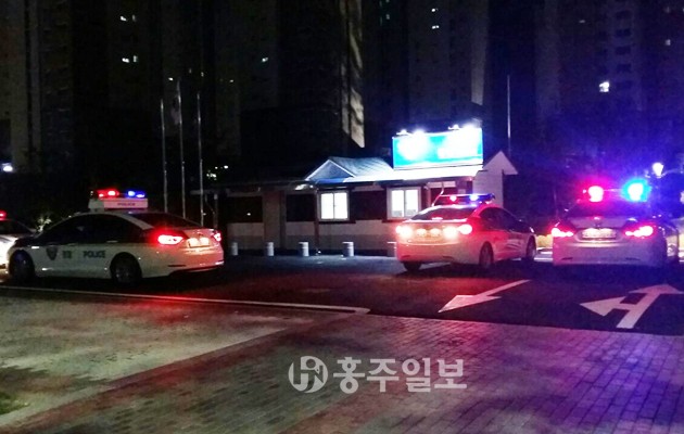 홍성경찰서(서장 양윤교)는 지난 5일 교통경찰·홍북파출소 합동으로 늦은 밤 내포신도시 지역에 굉음을 유발해 주민들에게 불편을 주는 오토바이와 차량들을 집중 단속했다.