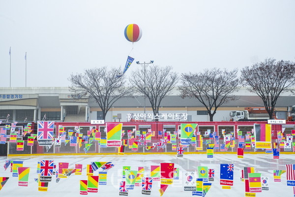 야외 스케이트장은 다음달 23일까지 운영될 예정이다.