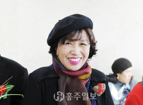 지난 20일 선거를 통해 제10대 지부장으로 당선된 이은련 신임지부장.