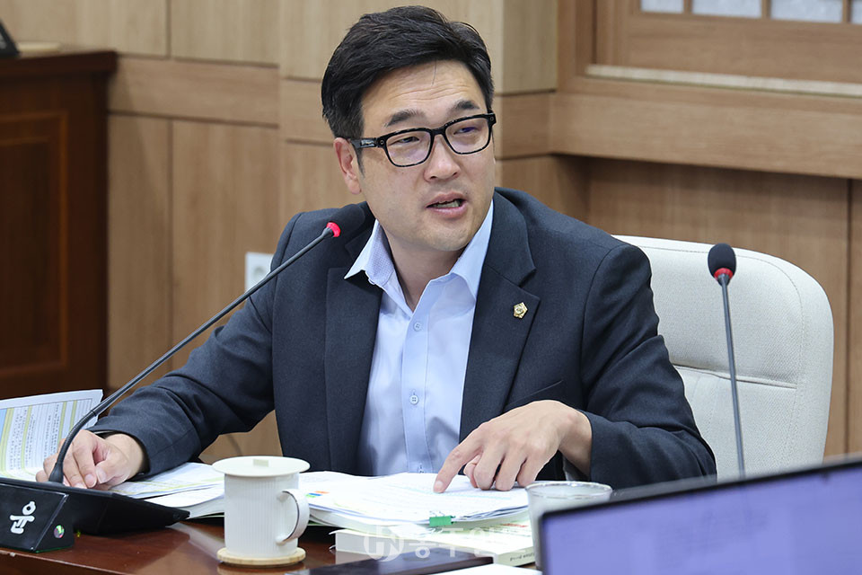 이정윤 의원.