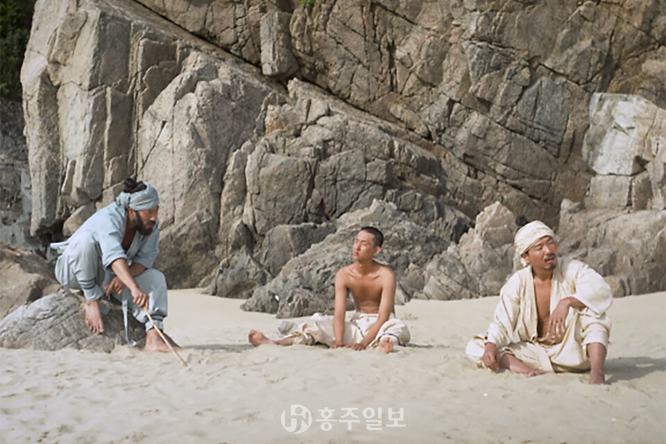 독립영화 〈바얌섬〉의 한 장면.